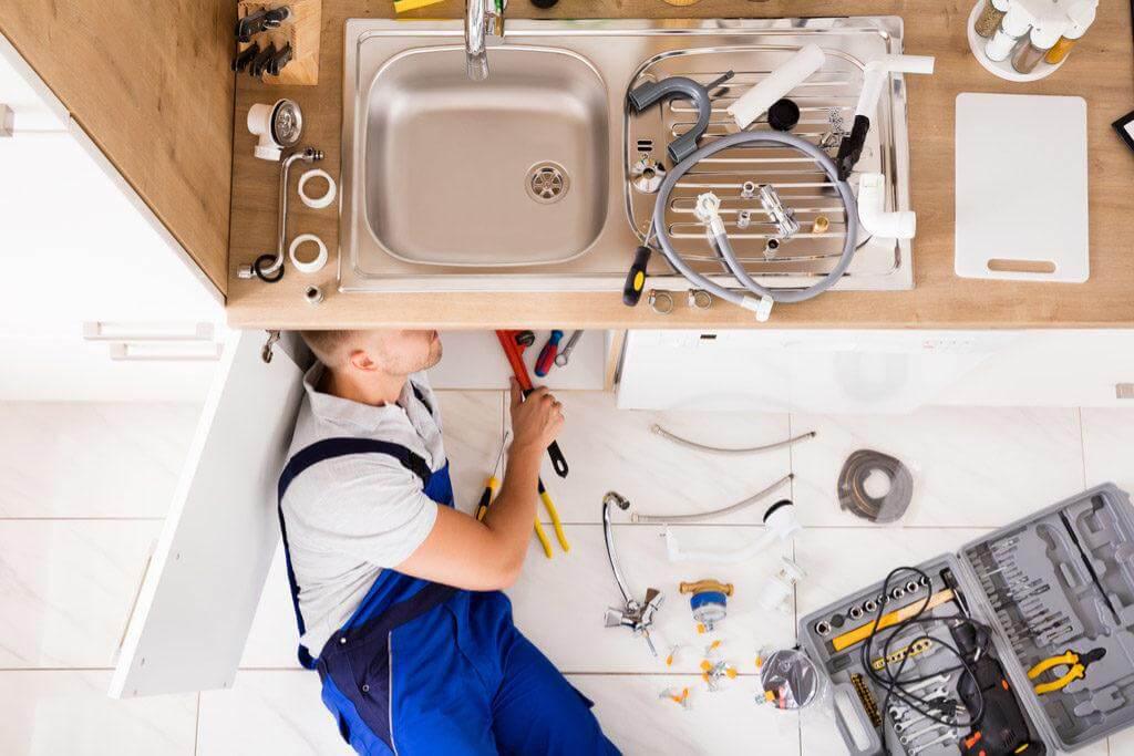 7 Reasons For You to Hire a Professional Plumber