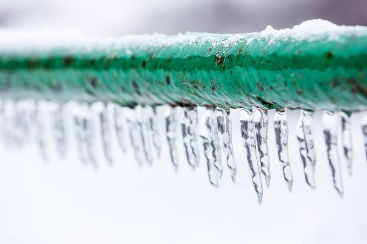 Dealing with Frozen Pipes: A Homeowner's Winter Manual