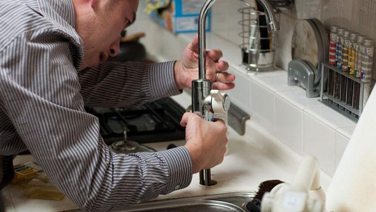 4 Tips for Hiring a Plumber