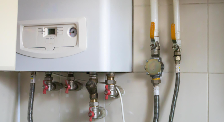 Tankless vs. traditional water heater: which is right for your Conroe TX home?