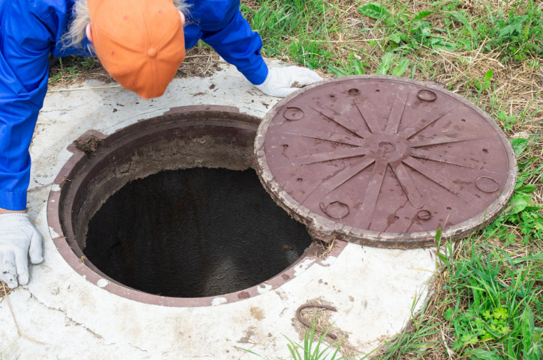 Sewer smell in your Conroe, TX home? What it means and when to call a plumber