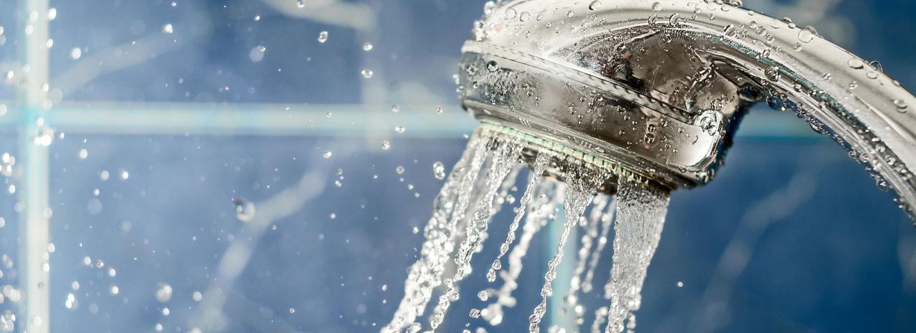 What Uses More Water: Showers or Baths?